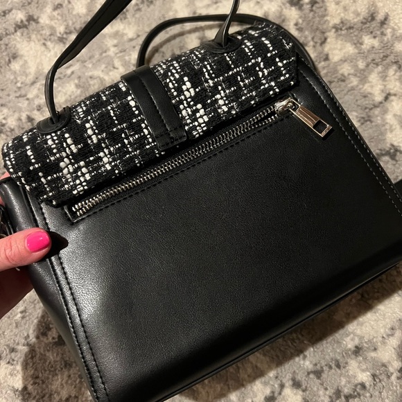 Chic Black and White Tweed Crossbody Bag - Picture 2 of 3
